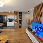 Apartmán Faktura Vat Przy Filmowce Ogrodek Parking Podziemny Lodž