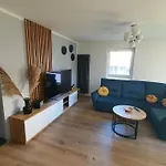 Faktura Vat Przy Filmowce Ogrodek Parking Podziemny Apartmán Lodž