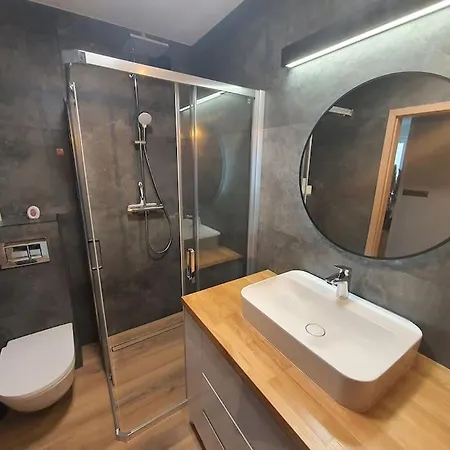 Apartment Przy Filmowce Ogrodek Parking Podziemny Lodz (Lodz)