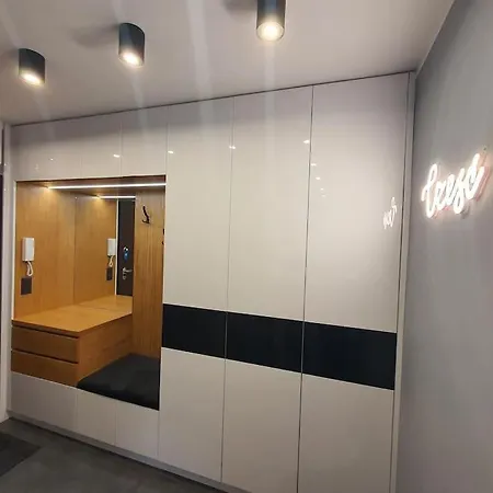 Przy Filmówce Ogródek Parking Podziemny Apartament