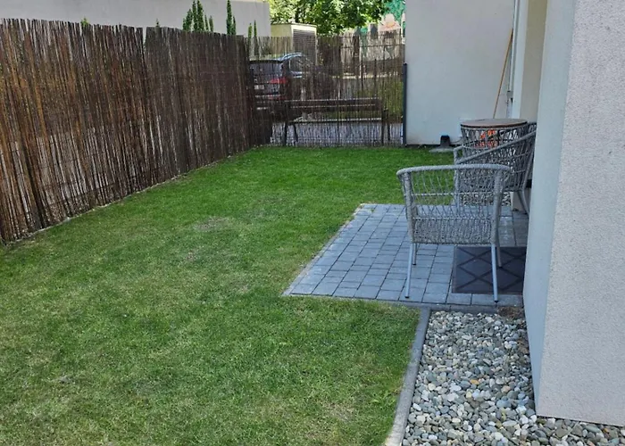 Faktura Vat Przy Filmowce Ogrodek Parking Podziemny Апартаменти Лодзь