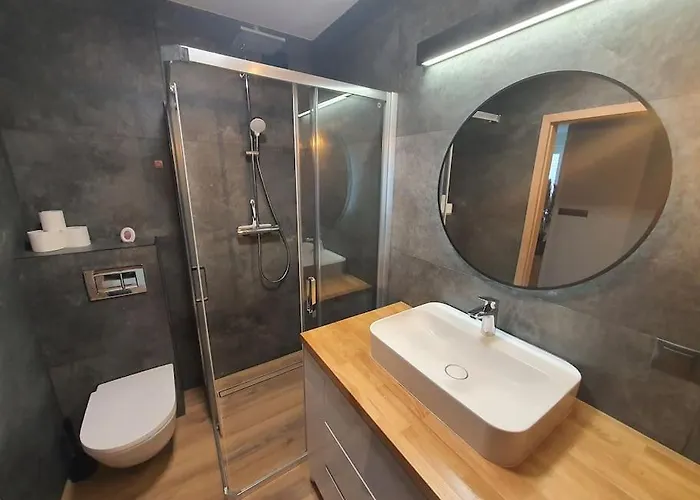 Апартаменти Faktura Vat Przy Filmowce Ogrodek Parking Podziemny Лодзь