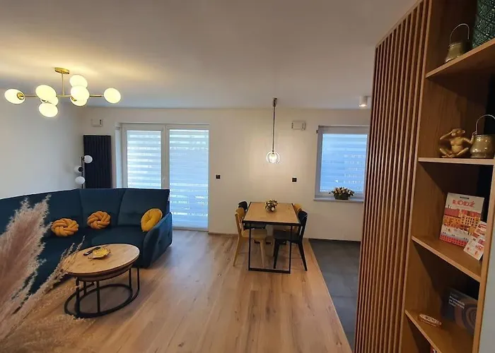 Faktura Vat Przy Filmowce Ogrodek Parking Podziemny * Лодзь