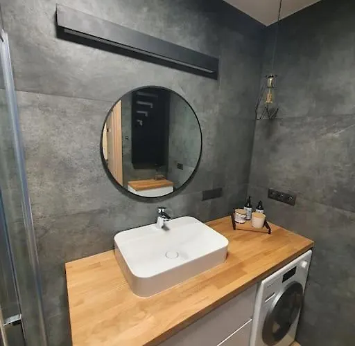 Faktura Vat Przy Filmowce Ogrodek Parking Podziemny Апартаменти *